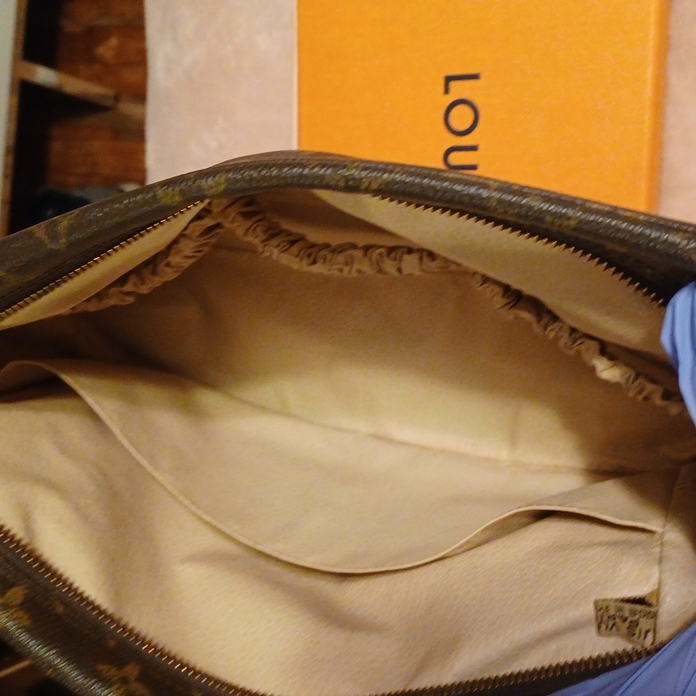 Authentic Louis Vuitton - Picture 2 of 9